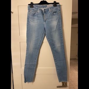 AG The Middi Ankle in medium wash